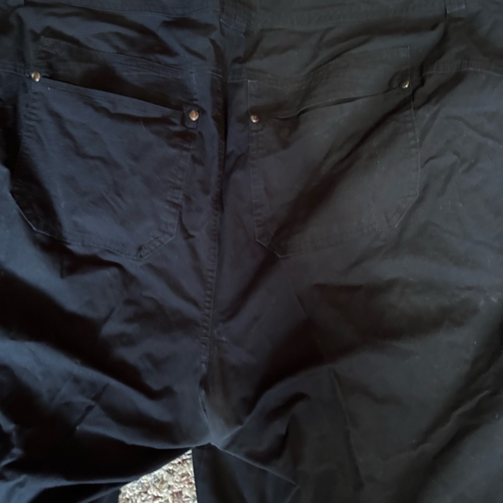 💚3/$25 size 20W black capris - Picture 5 of 11